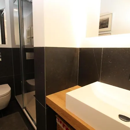 Chesa Brattas 29 * سانت موريتز